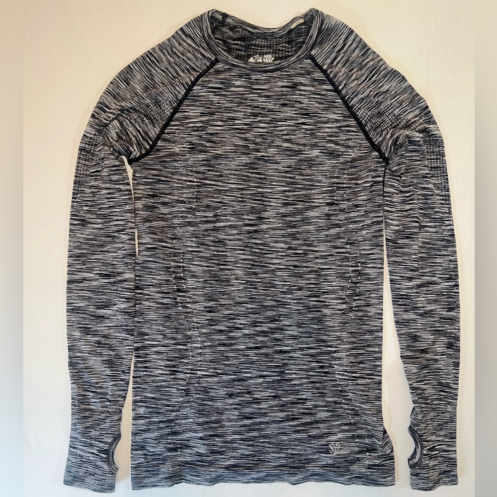 Women’s Long-Sleeve Performance Shirt